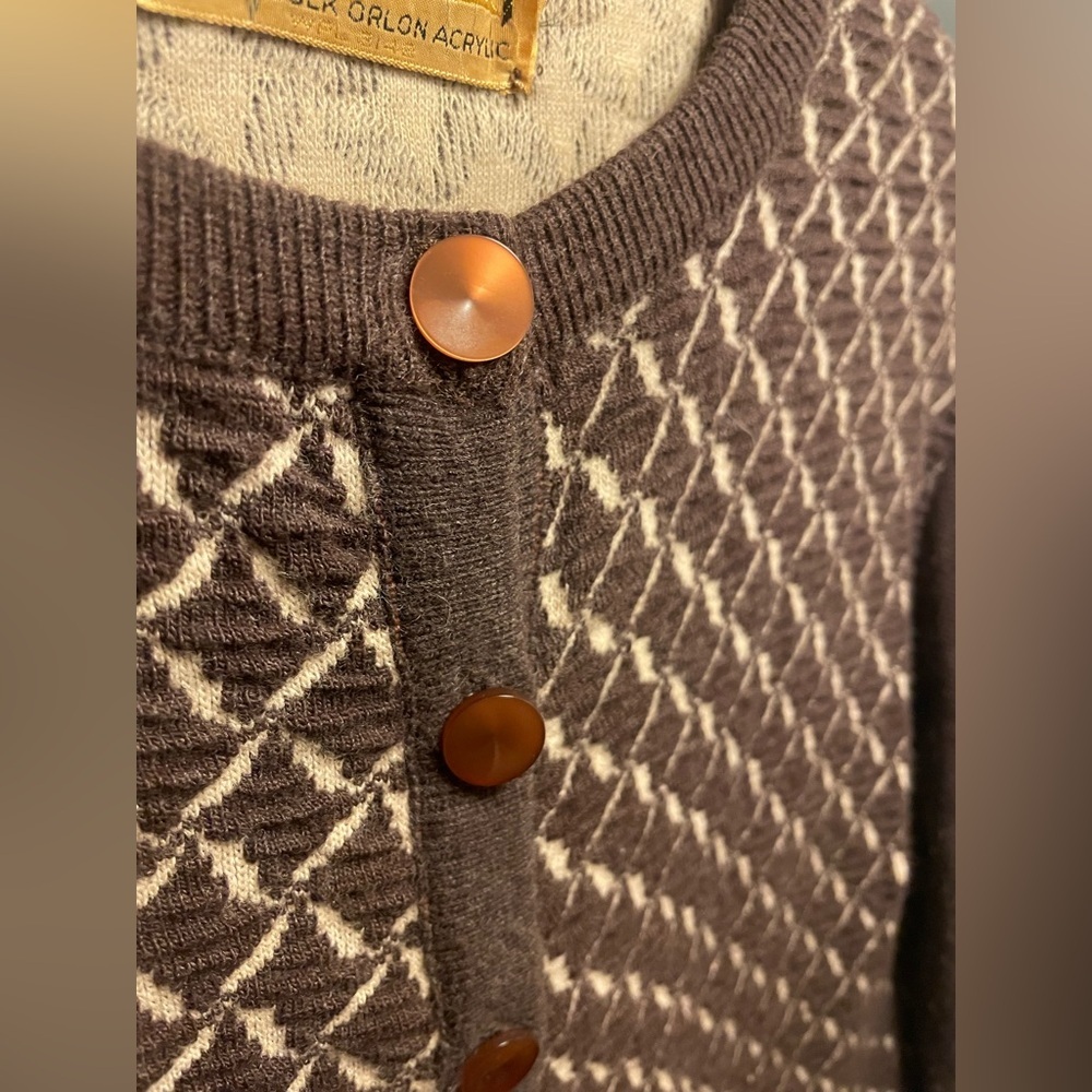 Vintage 40’s/50’s Glengarry Orlon Acrylic Button Up brown and ivory Cardigan - Picture 5 of 6